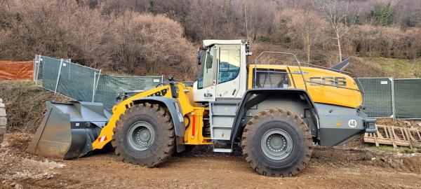 NEW LIEBHERR 566 x power