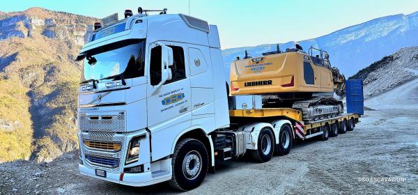 NUOVO TRATTORE VOLVO 750cv E SEMIRIMORCHIO BERTOJA 72S