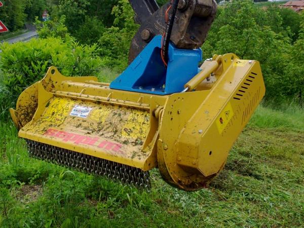 Trincia forestale su esc. q.li 60/90