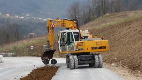 Escavatore gommato L 900G