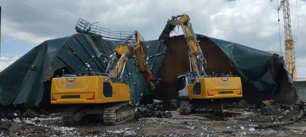 DEMOLIZIONE SERBATOI IN ACCIAIO